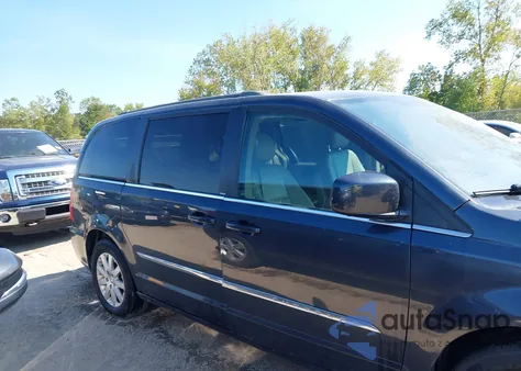 2014 Chrysler Town & Country Touring from USA, damaged, VIN 2C4RC1BG8ER293500